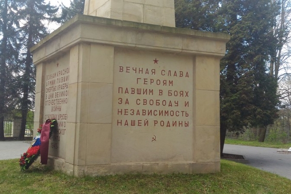 0-183f91-1f345190-xlE8A16EF8-8E4E-6F2B-1447-3F3EE5EF6139.jpg